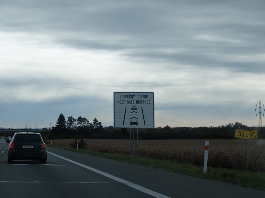 découvrez les meilleures pratiques et conseils essentiels pour assurer la sécurité routière, prévenir les accidents et protéger tous les usagers de la route.