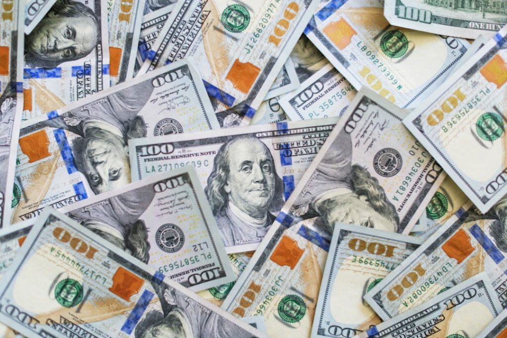 découvrez tout sur l'argent : gestion, économies, investissements et conseils financiers pour mieux maîtriser votre budget au quotidien.
